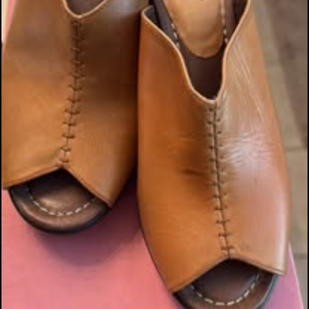 Tan Leather Women's Shoes
